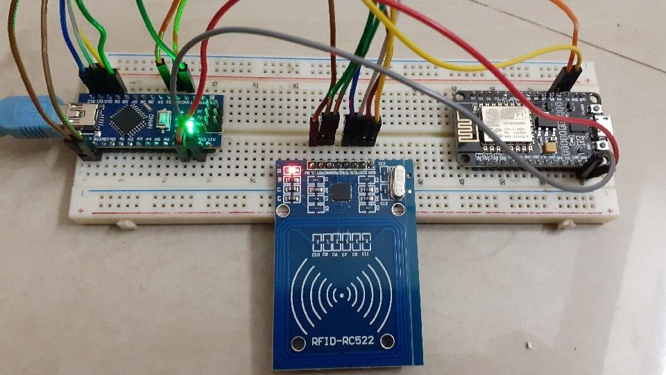 depicted in the figure. Join the SDA pin of the RFID to the 10th digital pin depicted in the figure. Join the SDA pin of the RFID to the 10th digital pin